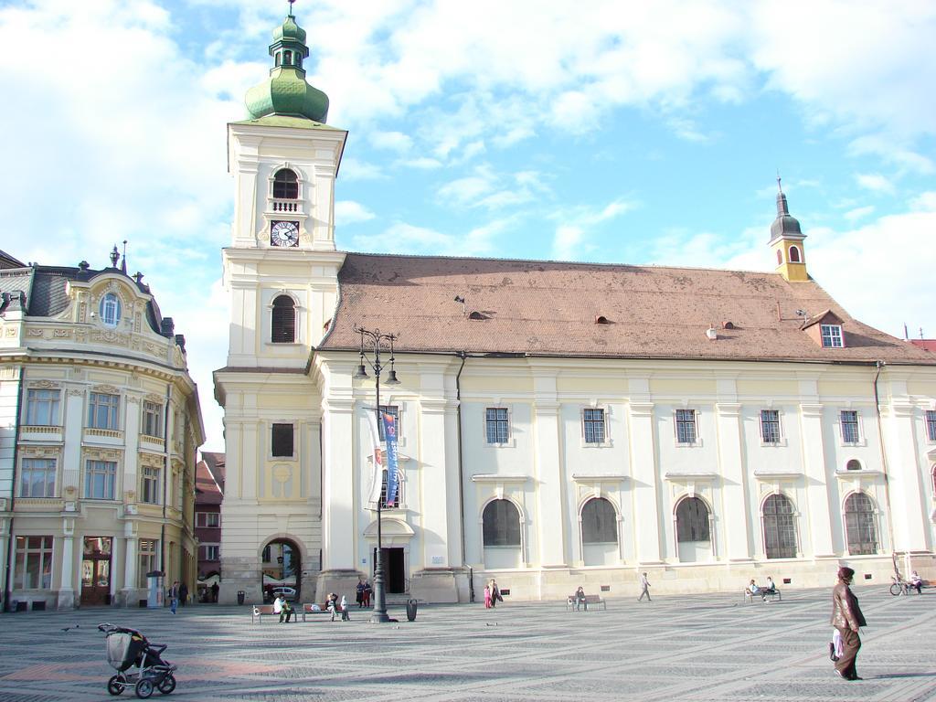 Central City Ap Sibiu Eksteriør billede